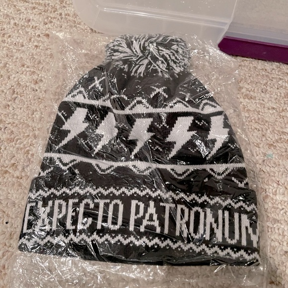 Owl Crate Accessories - Owl Crate Harry Potter Expecto Patronum beanie